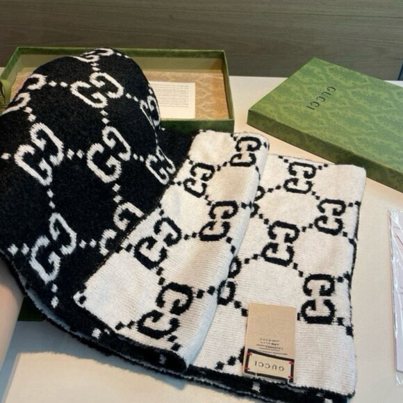 Gucci Women’s Black Soft Scarf - Picture 2 of 5